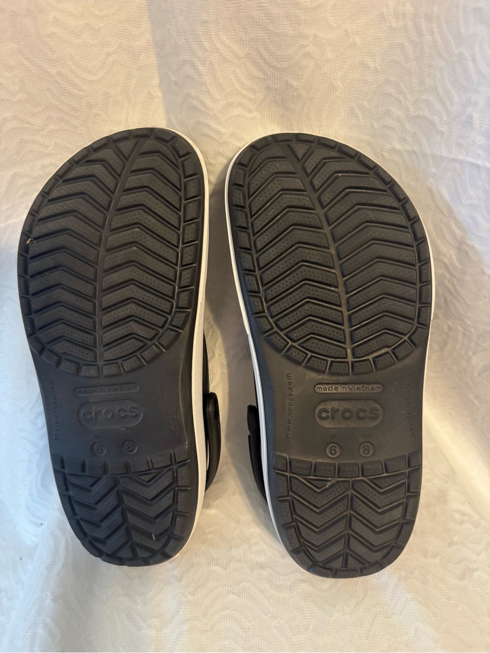 Crocs Clogs - Picture 4 of 5